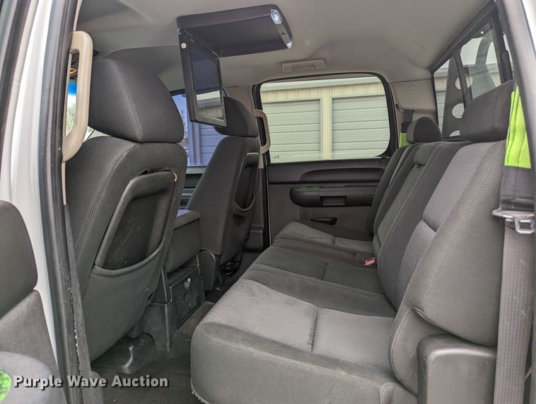 image for item MN9799 2011 GMC Sierra 1500  Crew Cab pickup truck