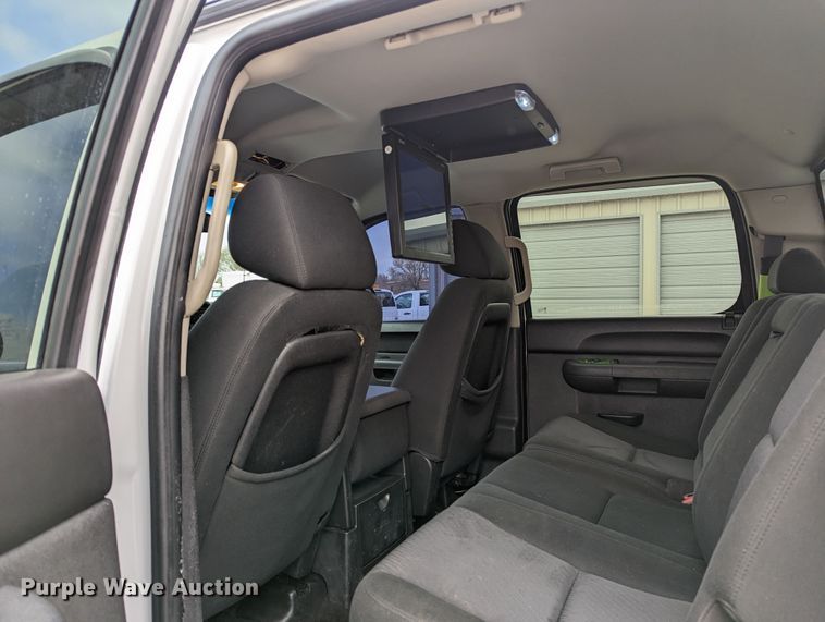 image for item MN9799 2011 GMC Sierra 1500  Crew Cab pickup truck