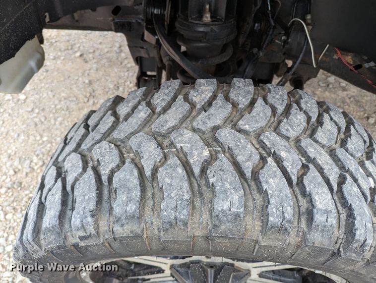 image for item MN9799 2011 GMC Sierra 1500  Crew Cab pickup truck