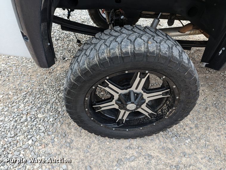 image for item MN9799 2011 GMC Sierra 1500  Crew Cab pickup truck