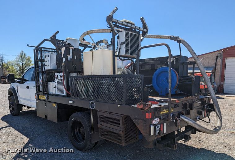 image for item MN9806 2017 Ford F550 Super Duty  vacuum truck