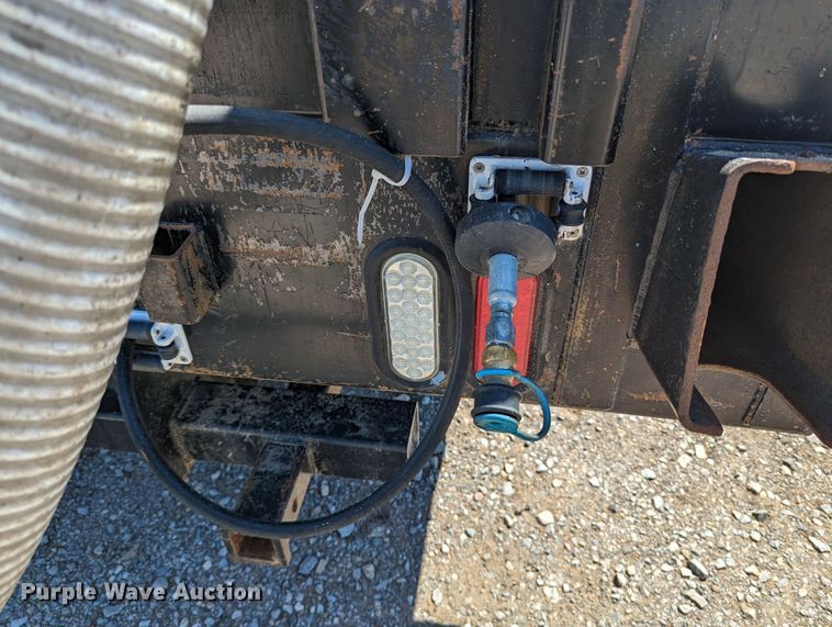 image for item MN9806 2017 Ford F550 Super Duty  vacuum truck