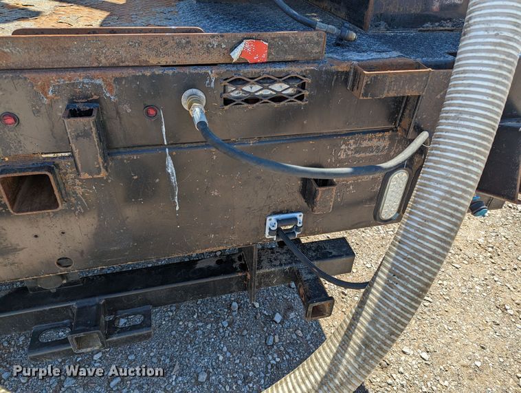 image for item MN9806 2017 Ford F550 Super Duty  vacuum truck