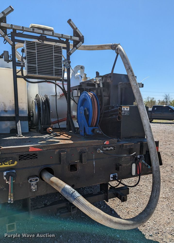 image for item MN9806 2017 Ford F550 Super Duty  vacuum truck