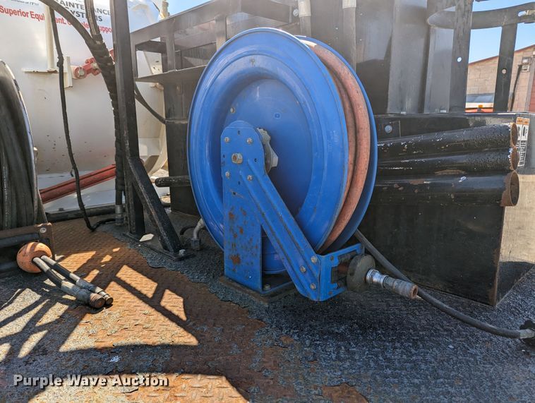 image for item MN9806 2017 Ford F550 Super Duty  vacuum truck