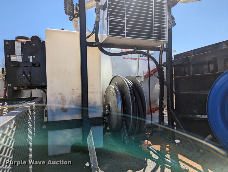 image for item MN9806 2017 Ford F550 Super Duty  vacuum truck