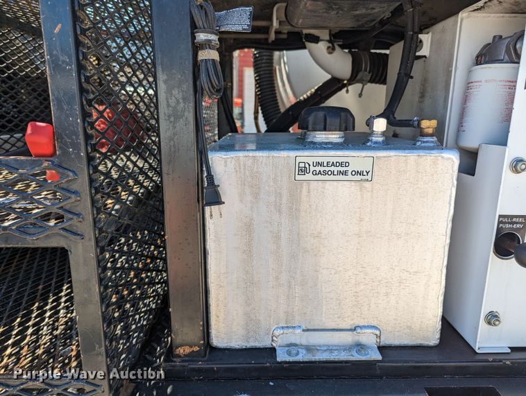 image for item MN9806 2017 Ford F550 Super Duty  vacuum truck