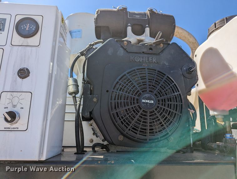 image for item MN9806 2017 Ford F550 Super Duty  vacuum truck