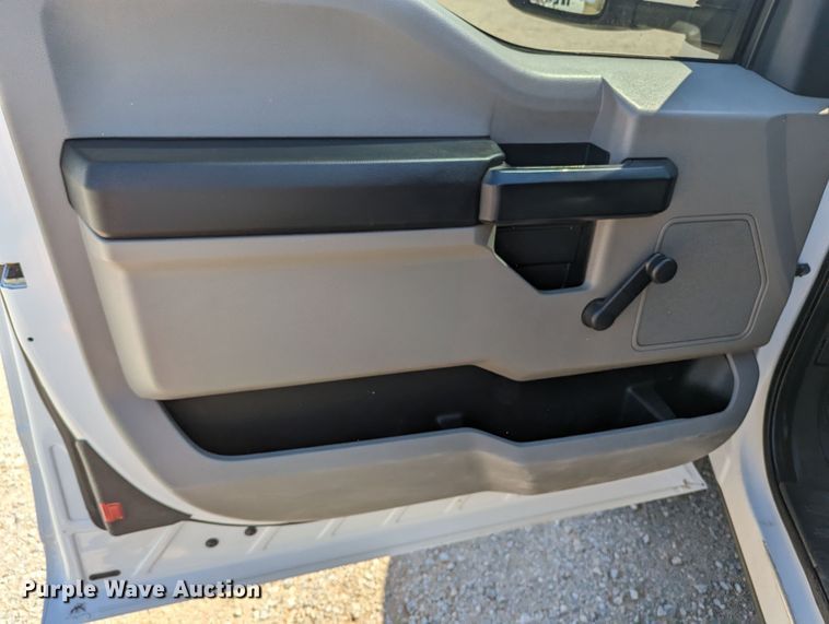 image for item MN9806 2017 Ford F550 Super Duty  vacuum truck