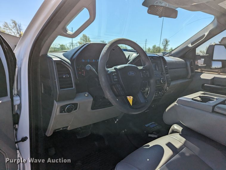 image for item MN9806 2017 Ford F550 Super Duty  vacuum truck