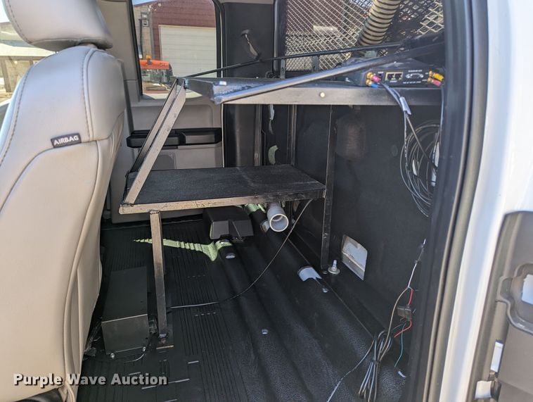 image for item MN9806 2017 Ford F550 Super Duty  vacuum truck