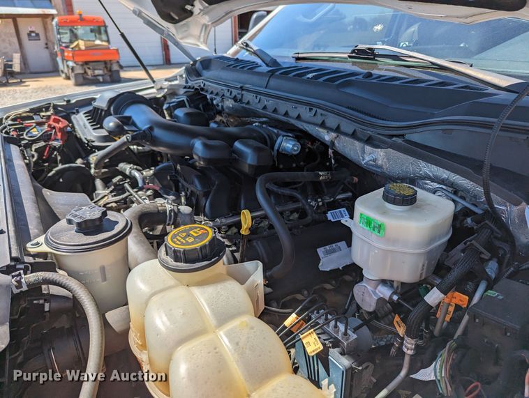 image for item MN9806 2017 Ford F550 Super Duty  vacuum truck