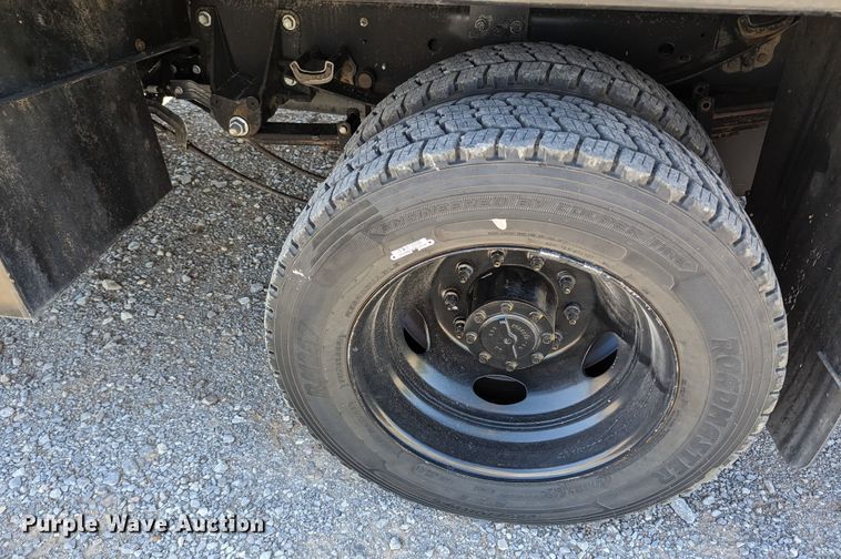 image for item MN9806 2017 Ford F550 Super Duty  vacuum truck