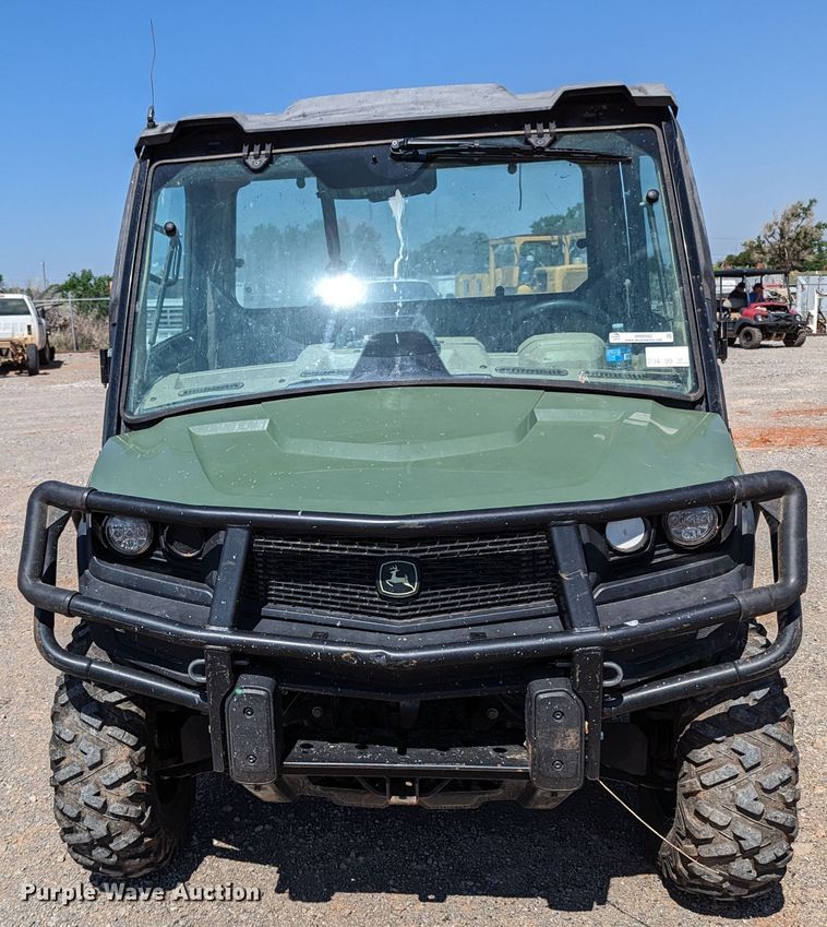 image for item MN9992 2020 John Deere XUV835R  utility vehicle