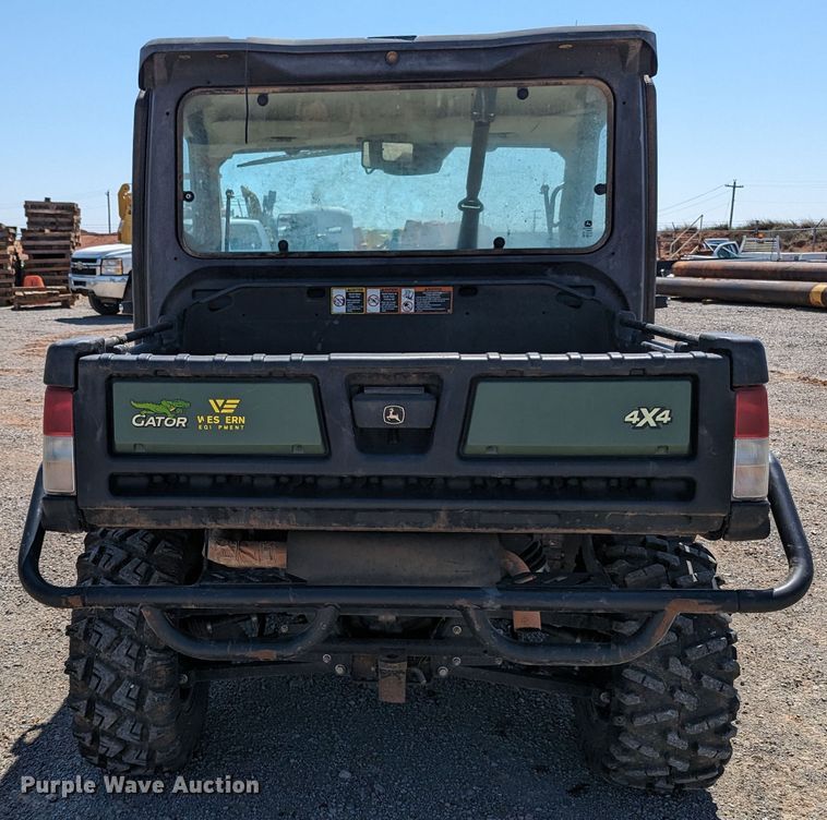 image for item MN9992 2020 John Deere XUV835R  utility vehicle