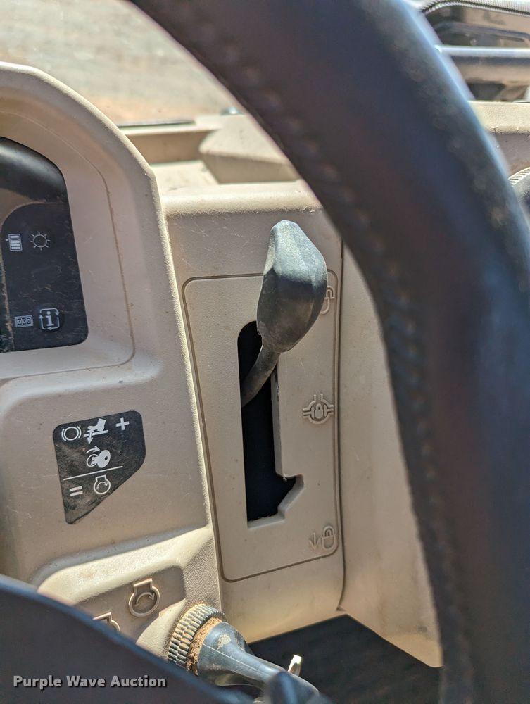 image for item MN9992 2020 John Deere XUV835R  utility vehicle