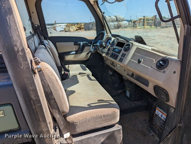 image for item MN9992 2020 John Deere XUV835R  utility vehicle