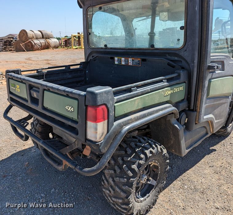 image for item MN9992 2020 John Deere XUV835R  utility vehicle