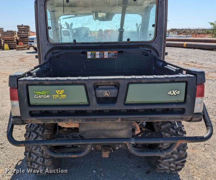 image for item MN9992 2020 John Deere XUV835R  utility vehicle