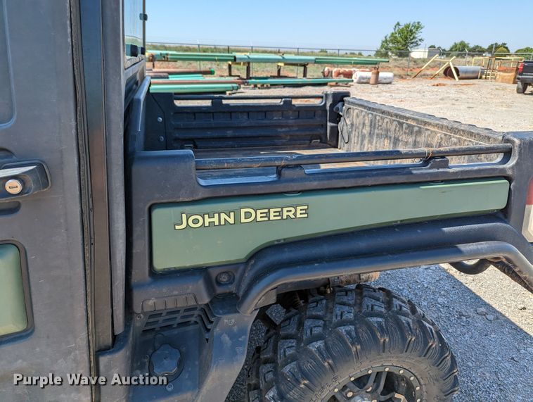 image for item MN9992 2020 John Deere XUV835R  utility vehicle
