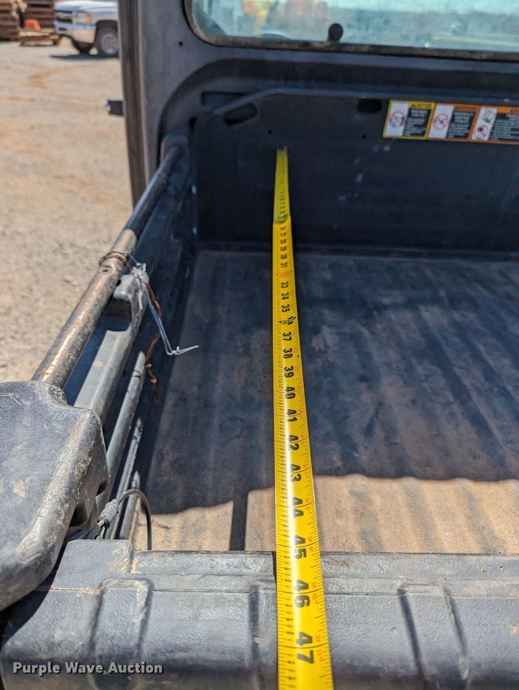 image for item MN9992 2020 John Deere XUV835R  utility vehicle