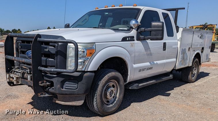 image for item MN9994 2011 Ford F350 Super Duty  SuperCab utility bed pickup truck