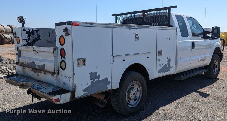 image for item MN9994 2011 Ford F350 Super Duty  SuperCab utility bed pickup truck