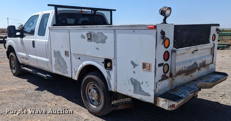 image for item MN9994 2011 Ford F350 Super Duty  SuperCab utility bed pickup truck