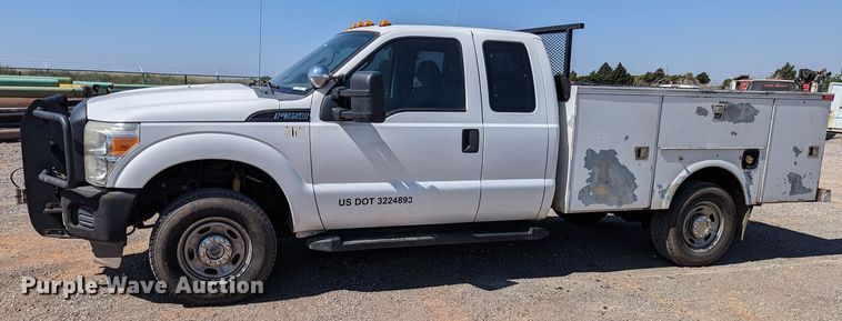 image for item MN9994 2011 Ford F350 Super Duty  SuperCab utility bed pickup truck