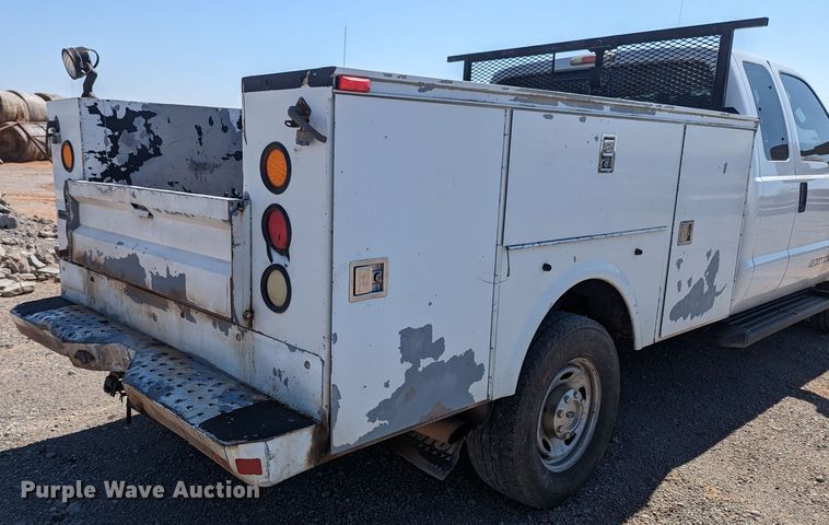 image for item MN9994 2011 Ford F350 Super Duty  SuperCab utility bed pickup truck