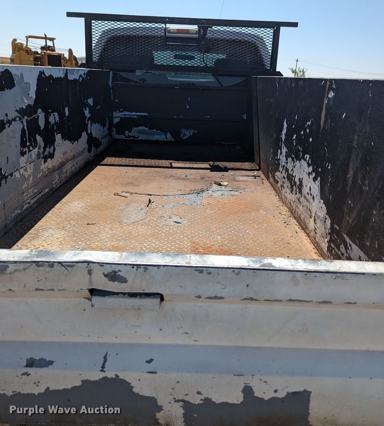 image for item MN9994 2011 Ford F350 Super Duty  SuperCab utility bed pickup truck