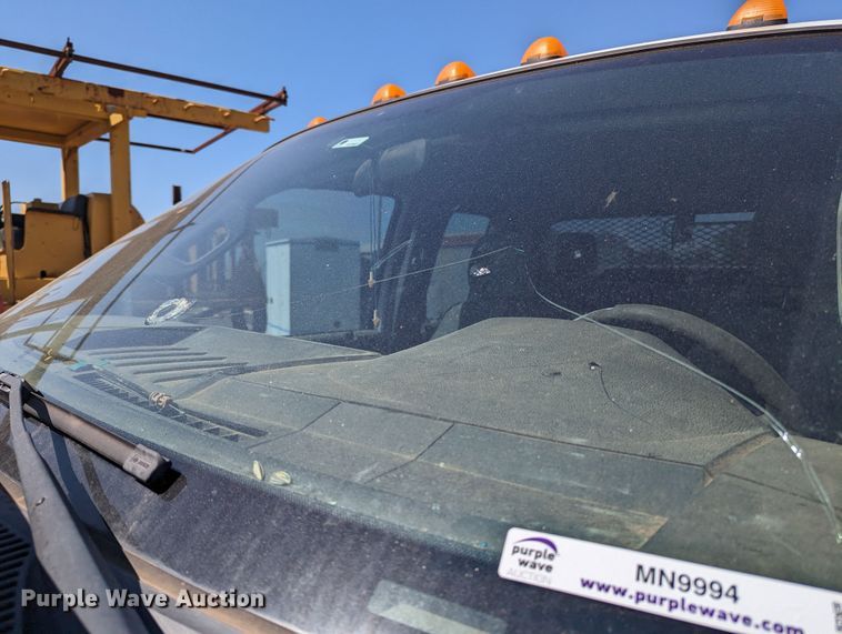 image for item MN9994 2011 Ford F350 Super Duty  SuperCab utility bed pickup truck