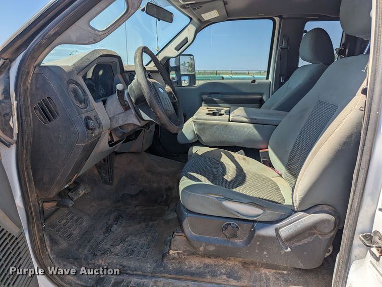 image for item MN9994 2011 Ford F350 Super Duty  SuperCab utility bed pickup truck