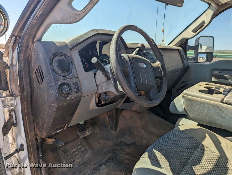 image for item MN9994 2011 Ford F350 Super Duty  SuperCab utility bed pickup truck