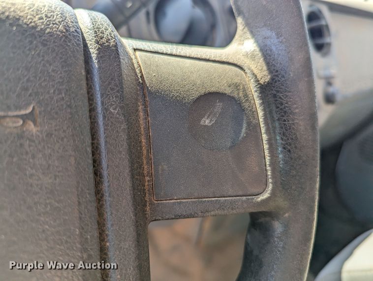 image for item MN9994 2011 Ford F350 Super Duty  SuperCab utility bed pickup truck