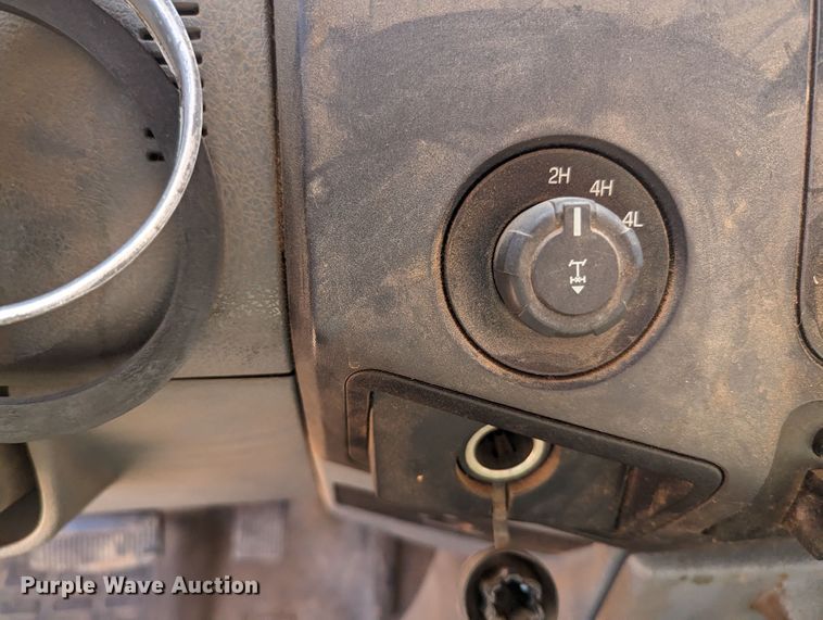 image for item MN9994 2011 Ford F350 Super Duty  SuperCab utility bed pickup truck