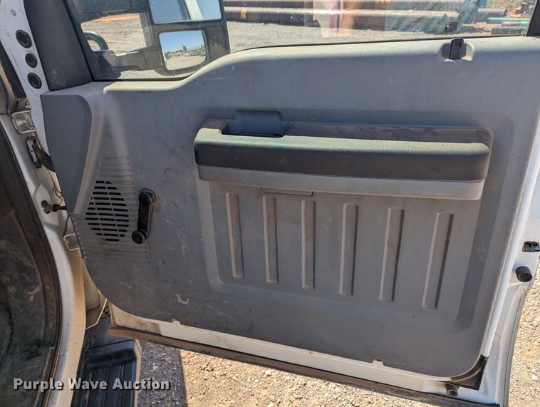 image for item MN9994 2011 Ford F350 Super Duty  SuperCab utility bed pickup truck