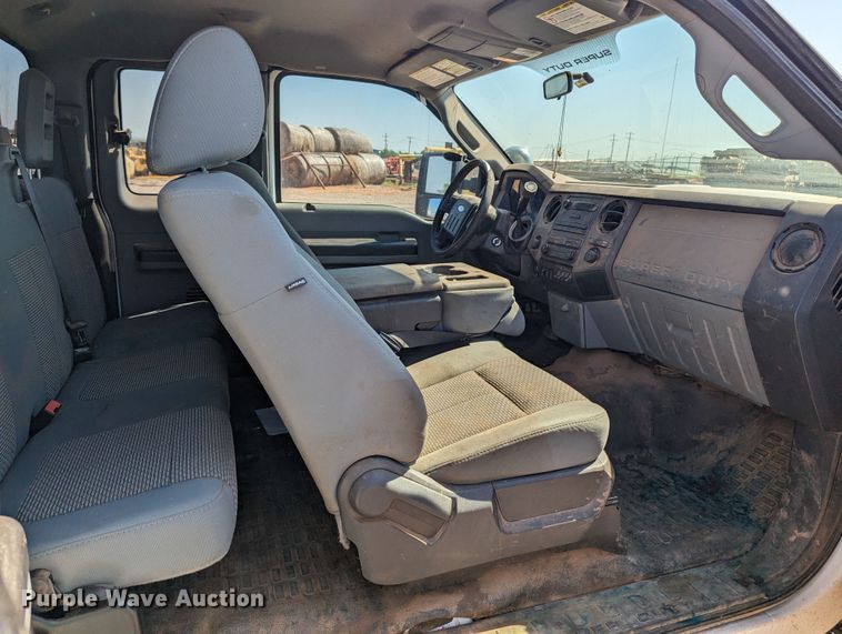 image for item MN9994 2011 Ford F350 Super Duty  SuperCab utility bed pickup truck