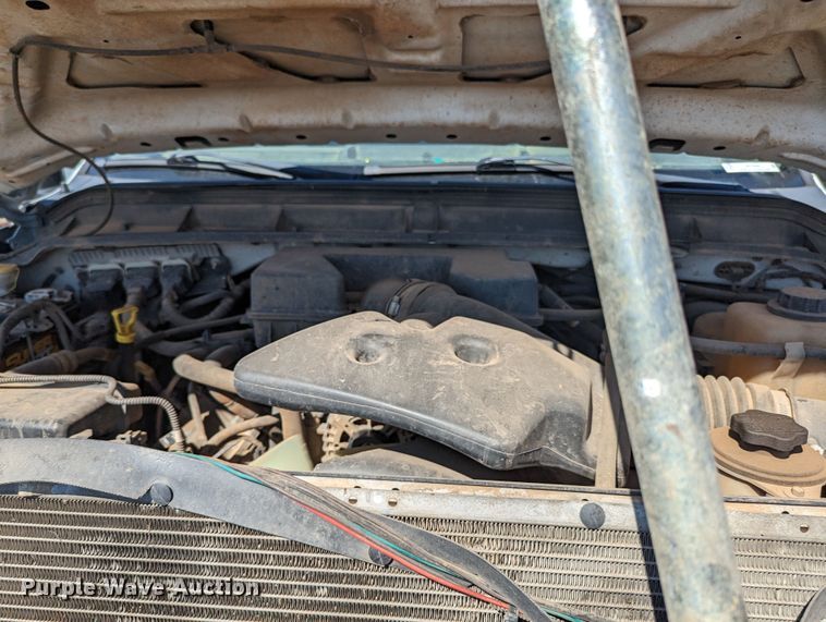 image for item MN9994 2011 Ford F350 Super Duty  SuperCab utility bed pickup truck