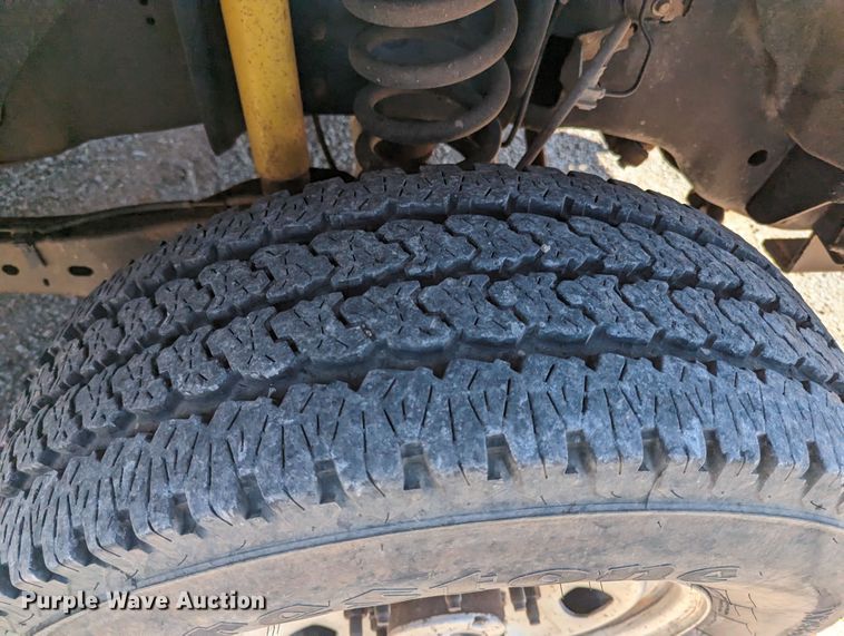 image for item MN9994 2011 Ford F350 Super Duty  SuperCab utility bed pickup truck