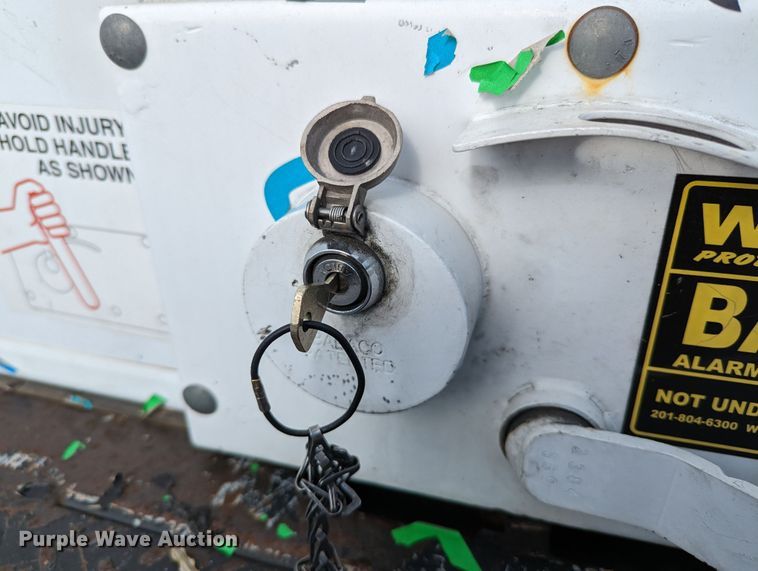 image for item MN9998 2010 Hino 268  refrigerated truck