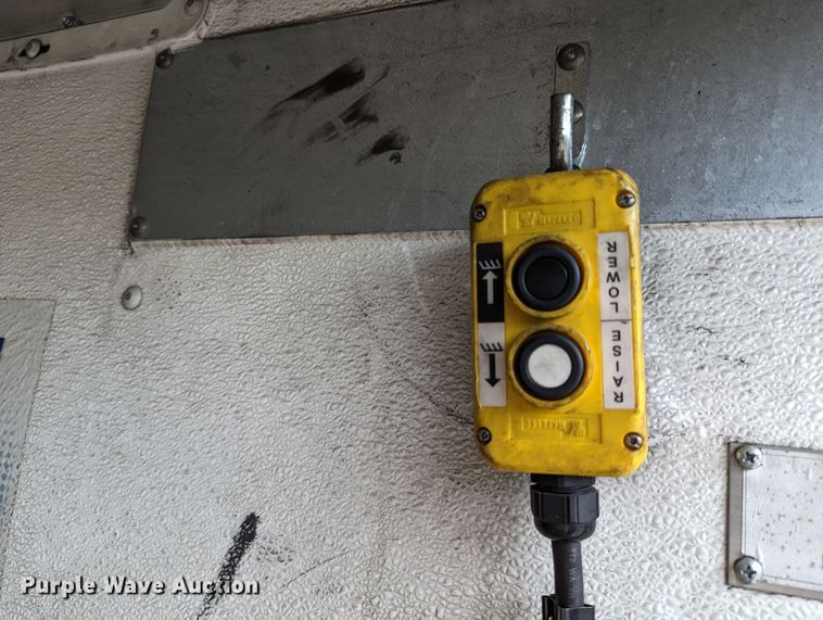 image for item MN9998 2010 Hino 268  refrigerated truck