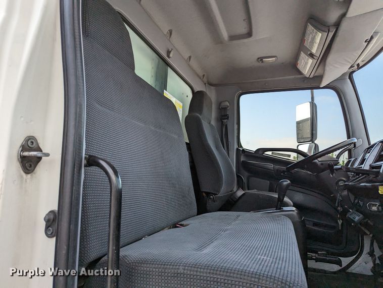 image for item MN9998 2010 Hino 268  refrigerated truck