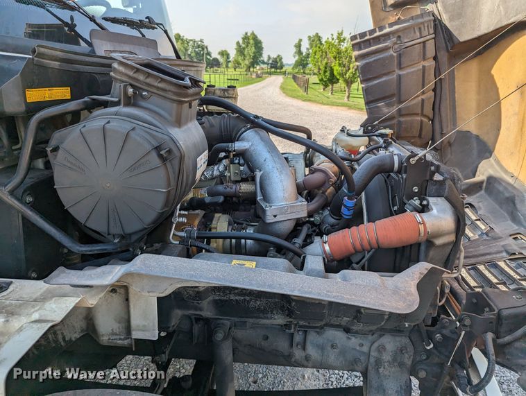 image for item MN9998 2010 Hino 268  refrigerated truck