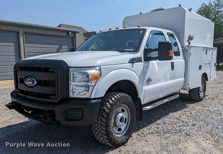 image for item MN9999 2011 Ford  F350 Super Duty  SuperCab utility bed pickup truck