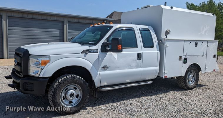 image for item MN9999 2011 Ford  F350 Super Duty  SuperCab utility bed pickup truck