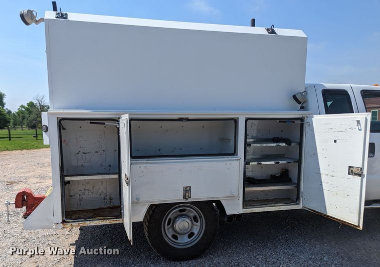 image for item MN9999 2011 Ford  F350 Super Duty  SuperCab utility bed pickup truck