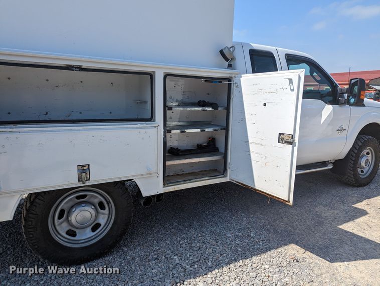 image for item MN9999 2011 Ford  F350 Super Duty  SuperCab utility bed pickup truck