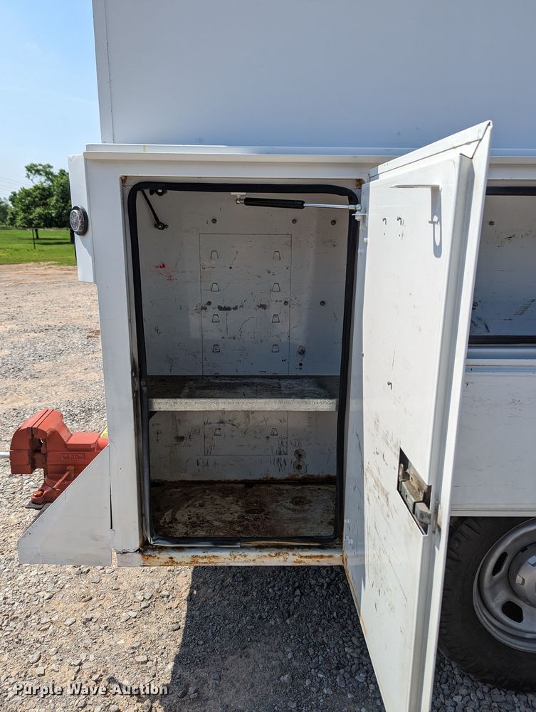 image for item MN9999 2011 Ford  F350 Super Duty  SuperCab utility bed pickup truck