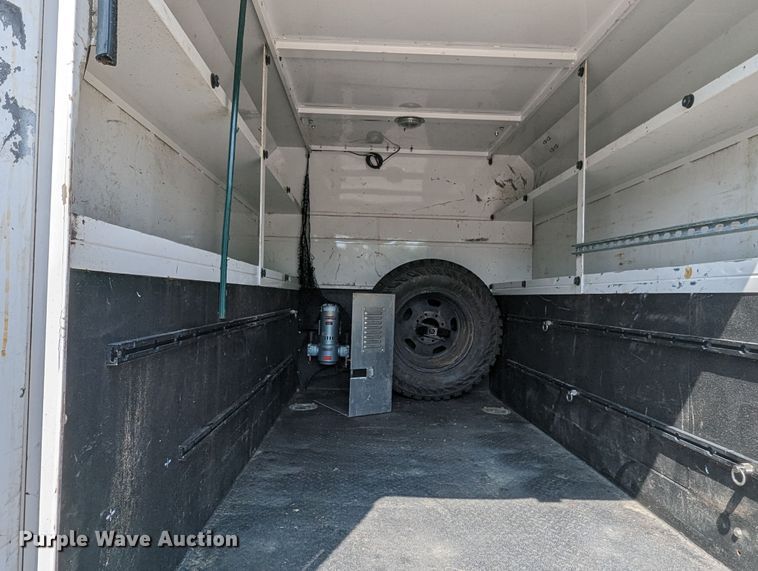 image for item MN9999 2011 Ford  F350 Super Duty  SuperCab utility bed pickup truck